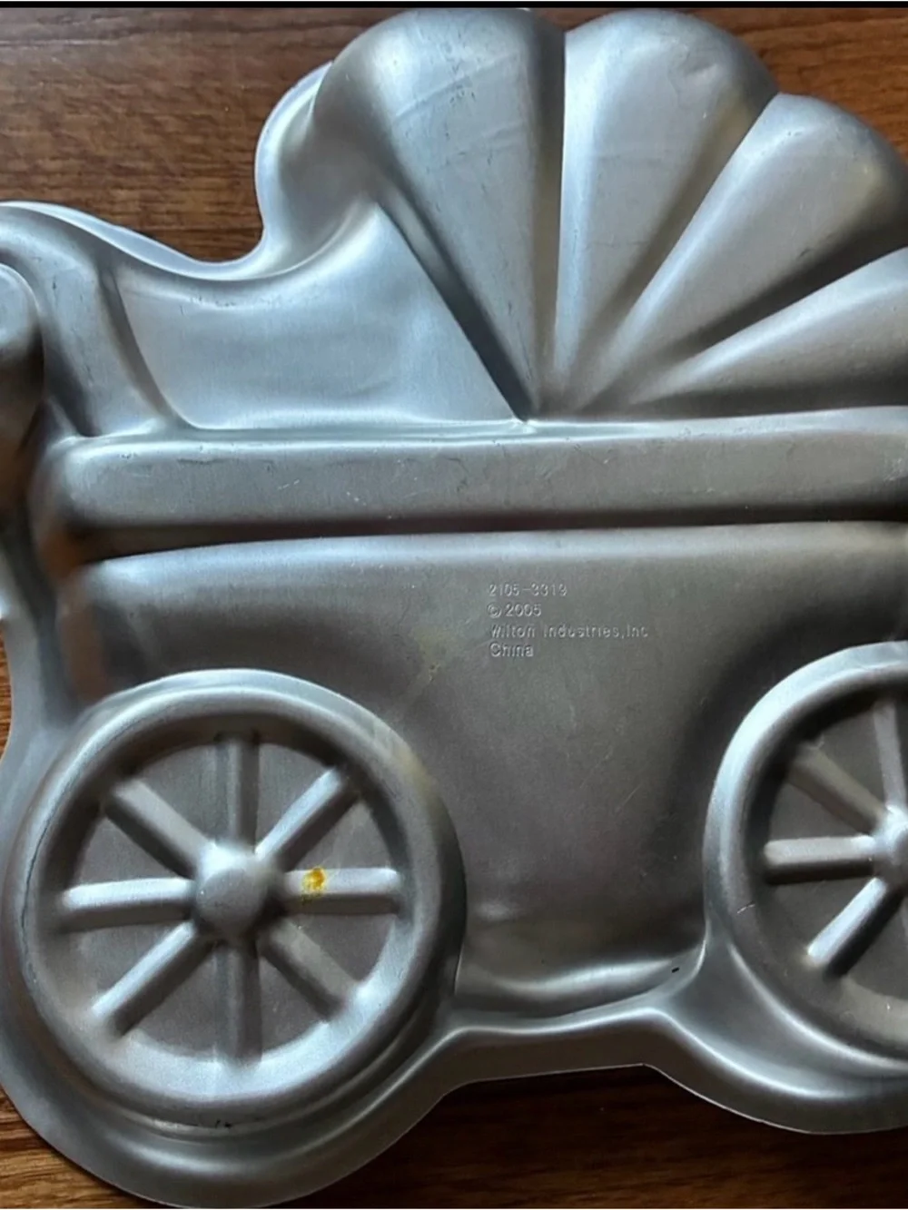 Wilton 2005 baby buggy cake mold